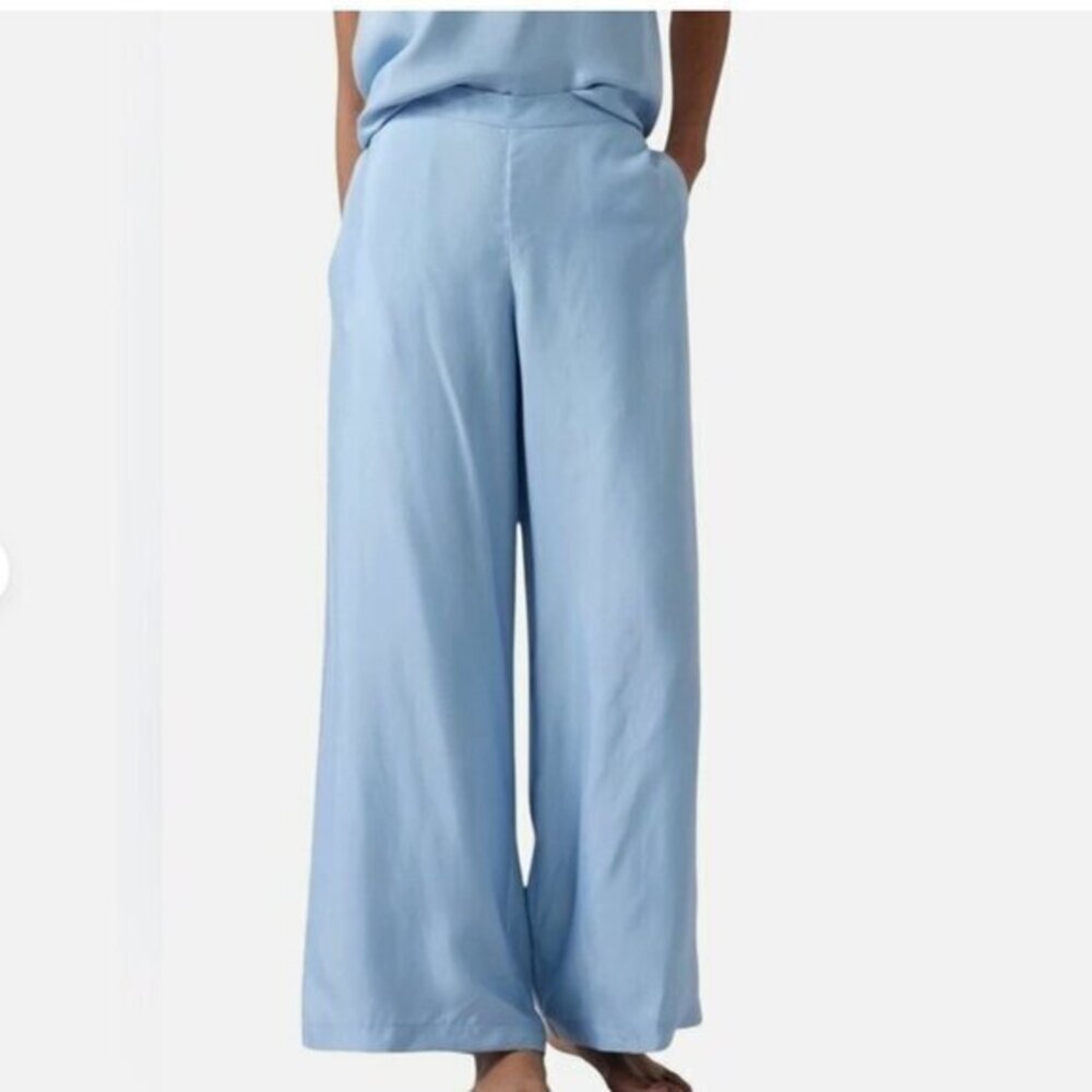Athleta Calm Cool Pant Size XS Flowy Baby Blue Casual Travel Resort Pant NWT